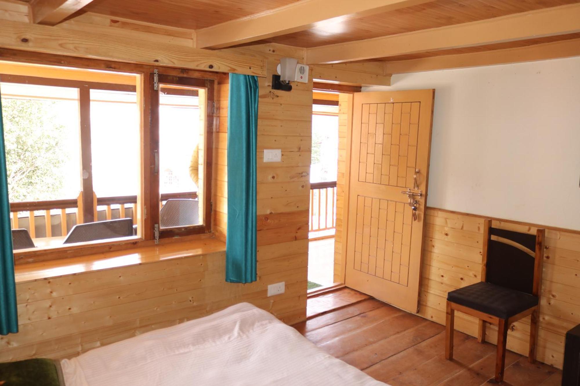 Forest Wood Cottage Манали Экстерьер фото